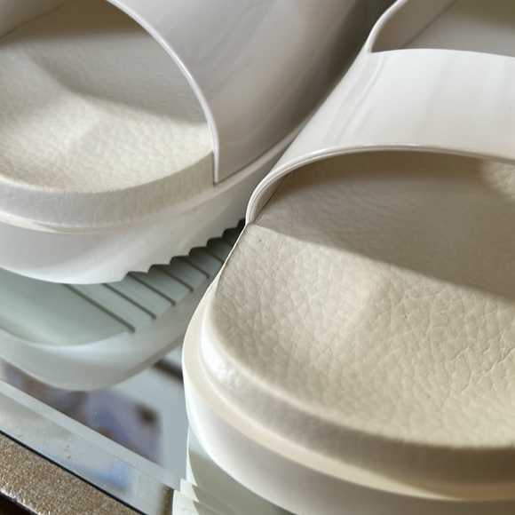 Gucci Dusty white Rubber Sandals size 41(11) - Picture 4 of 12